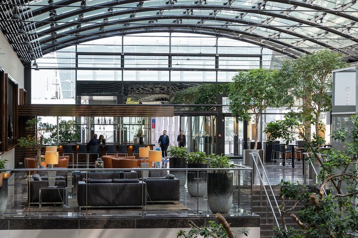 Entrance & Lobby