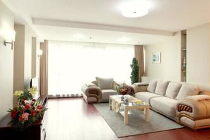 Room 4 of 13
