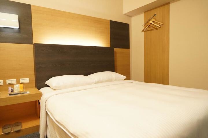 Room 5 of 36
