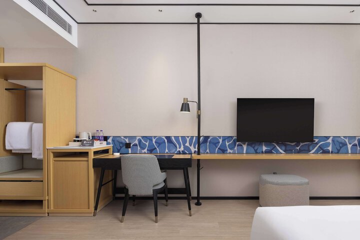 Room 17 of 57