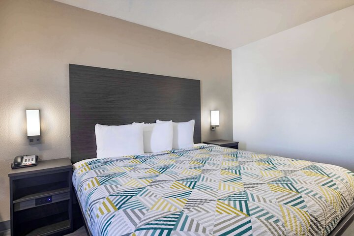 Room 16 of 29