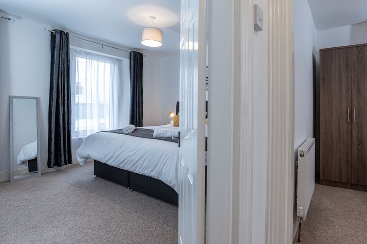 Room 2 of 29