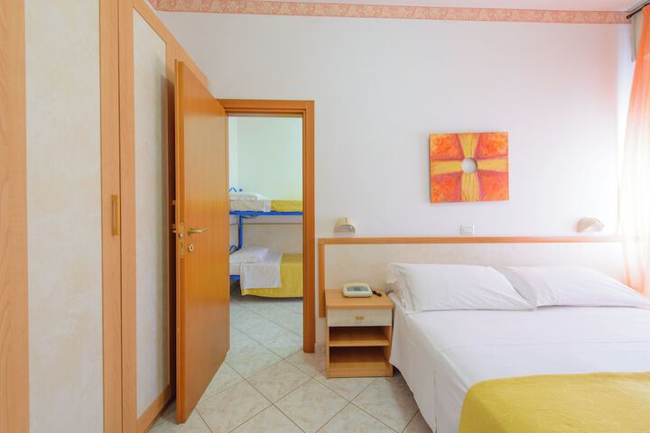 Room 9 of 94