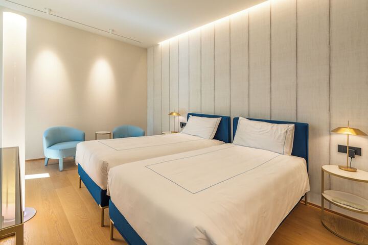 Room 48 of 146
