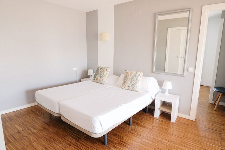 Room 4 of 109