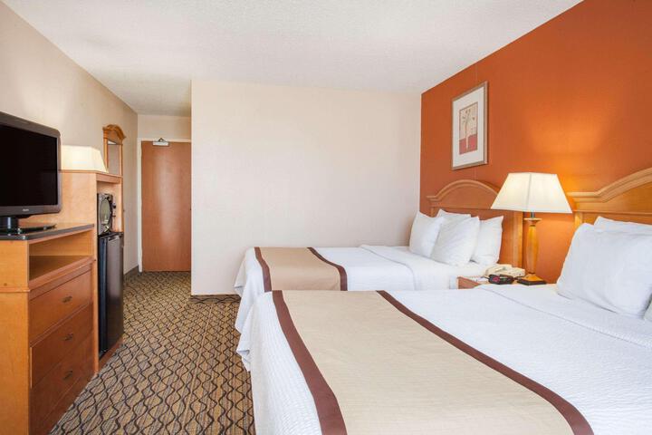 Double Accessible King Size Bed (11 of 13)