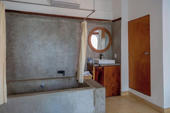 Room 56 of 193