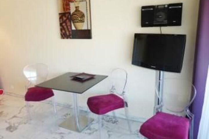 Room 14 of 20