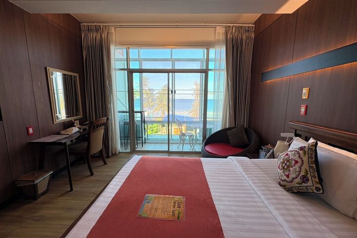 Room 83 of 211