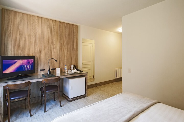 Room 54 of 148