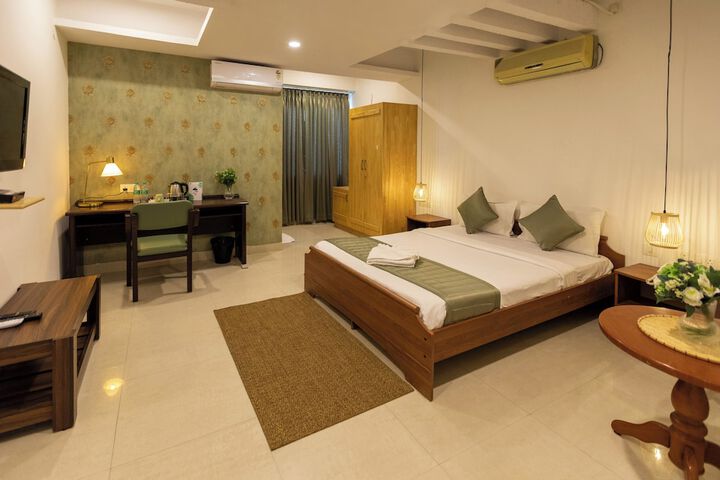 Room 30 of 46