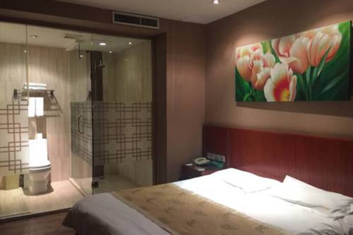 Room 3 of 10
