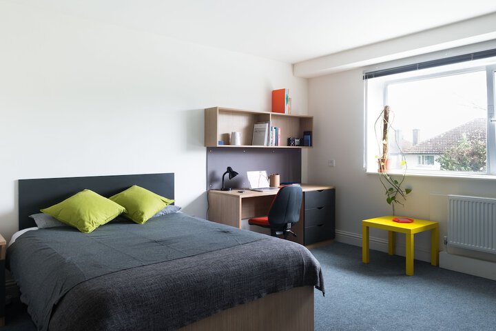 Room 13 of 30