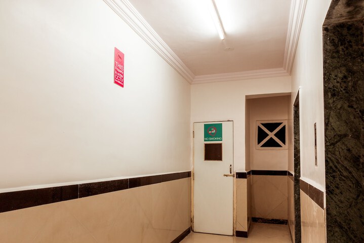 Ballroom/Hall 20 of 22