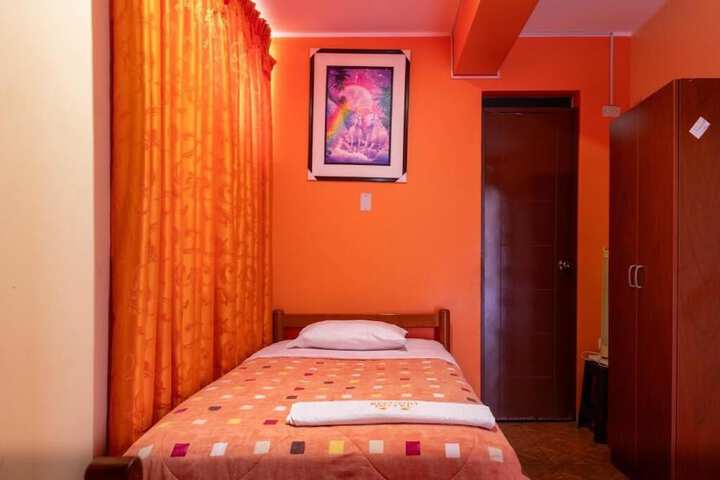 Room 7 of 28