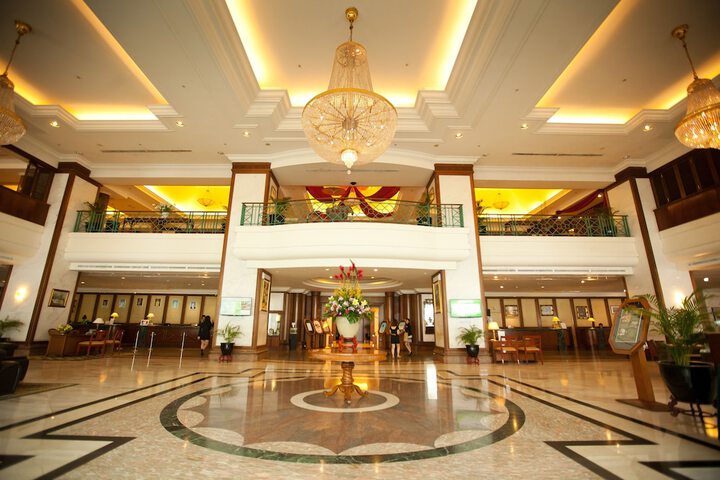 Entrance & Lobby