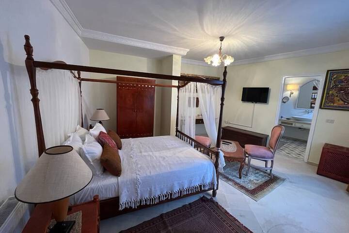 Room 45 of 96