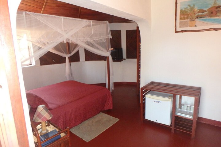 Room 13 of 34