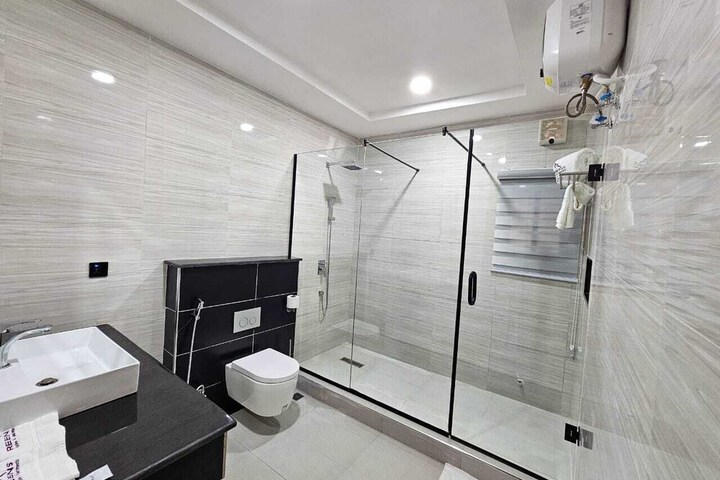 Room 15 of 19