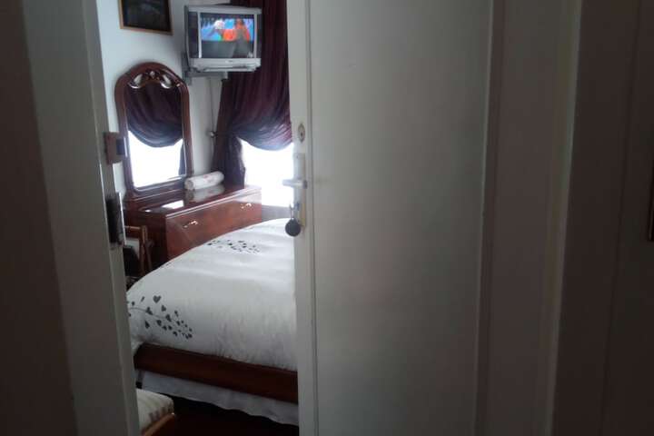 Room 9 of 158