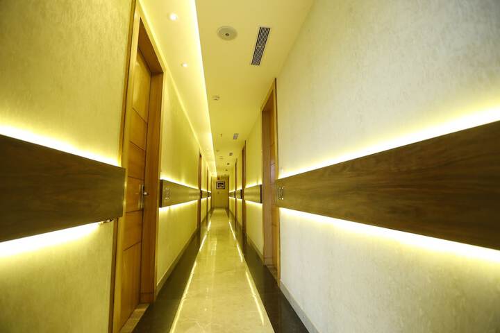 Hotel Exterior 14 of 16