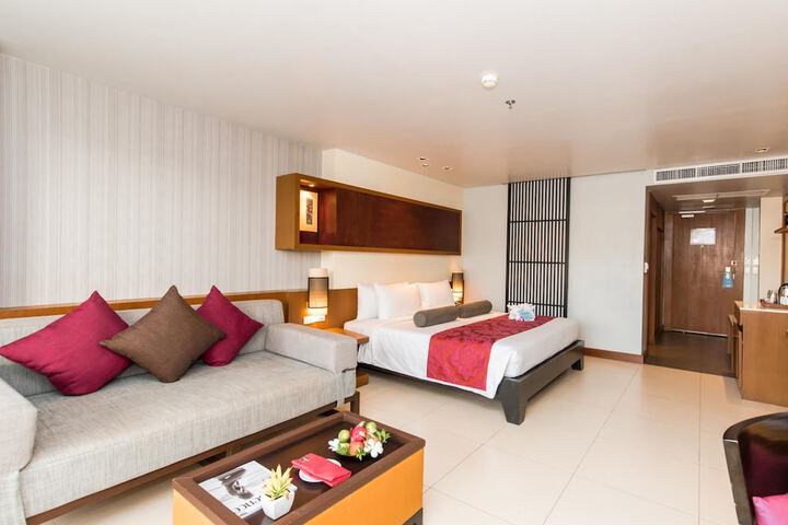 Room 10 of 37