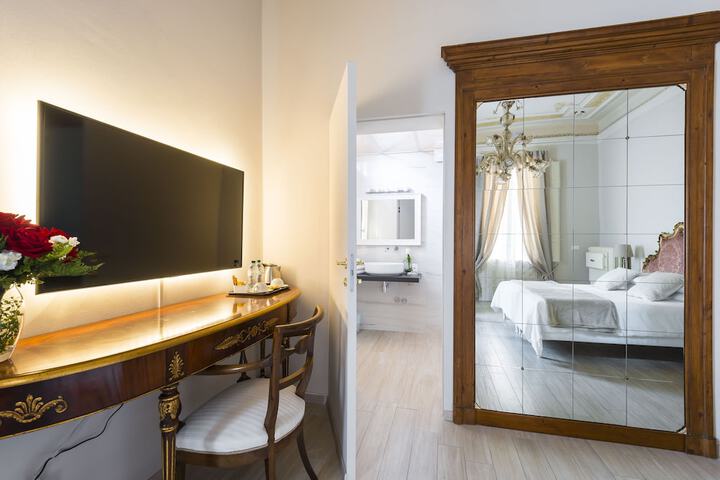 Room 16 of 48