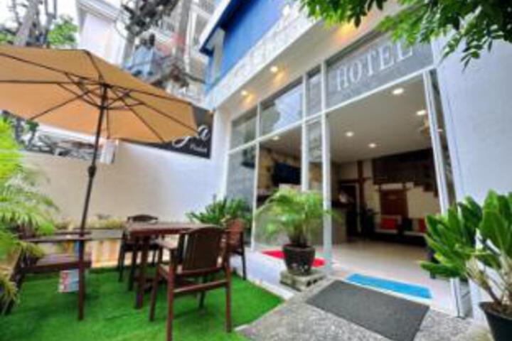 Hotel Lobby