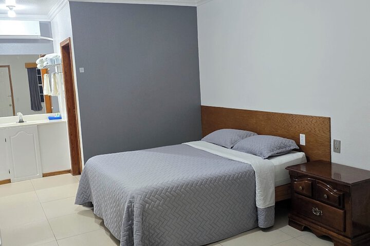 Room 8 of 13