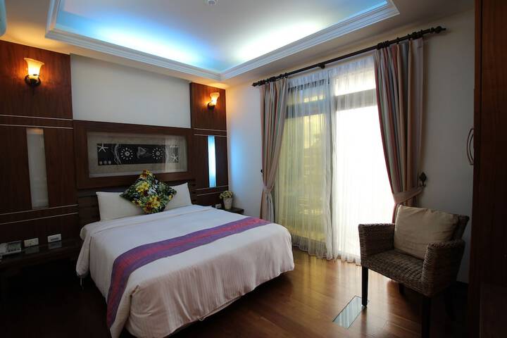 Room 7 of 33