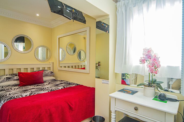 Room 2 of 104
