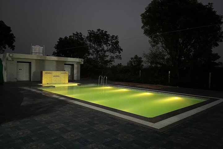 Pool 30 of 72