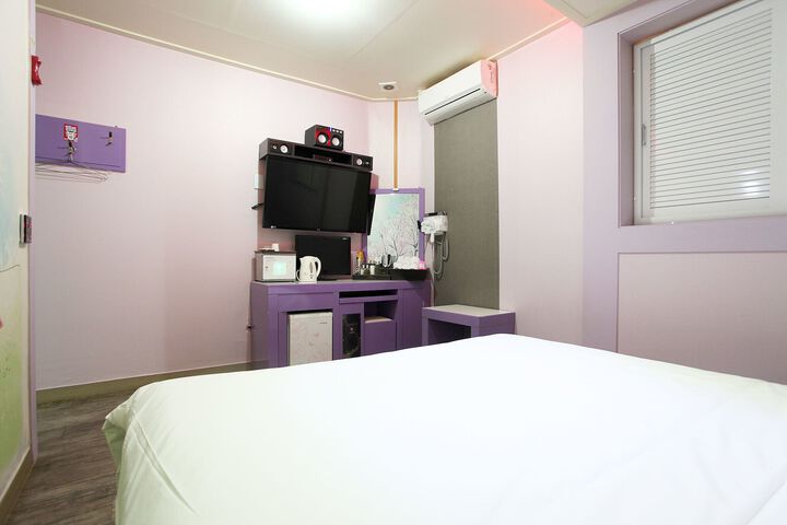 Room 62 of 69
