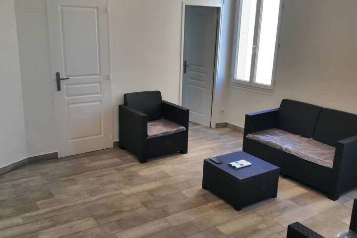 Room 2 of 62