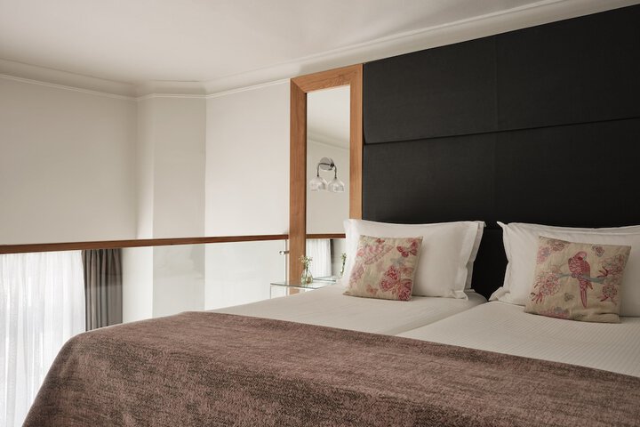 Room 32 of 132