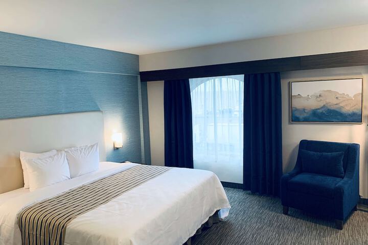 Room 8 of 17