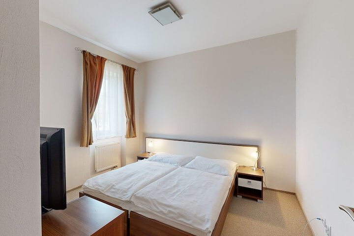 Room 15 of 35