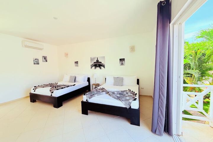 Room 54 of 213