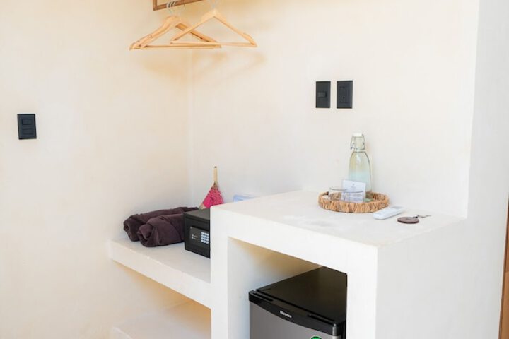 Room 42 of 90