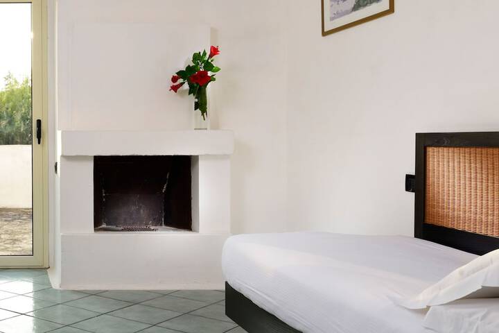 Room 15 of 48