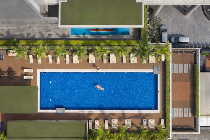 Pools & Facilities