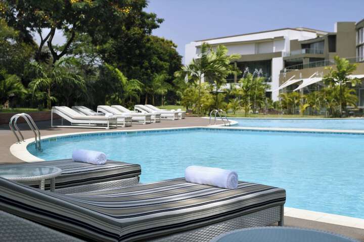 Hotel Pool