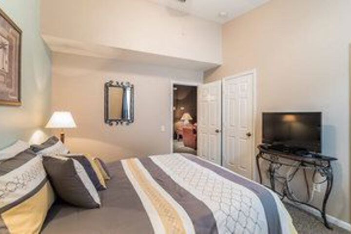 Room 12 of 24