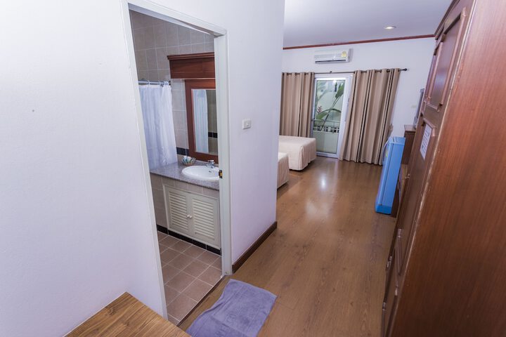 Room 8 of 36