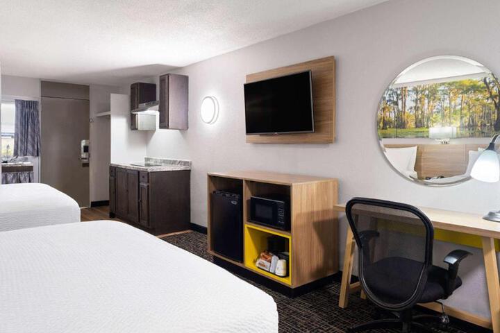 1 King Bed Studio Efficiency Suite (1 of 19)