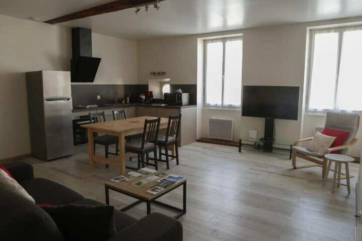 Room 5 of 16
