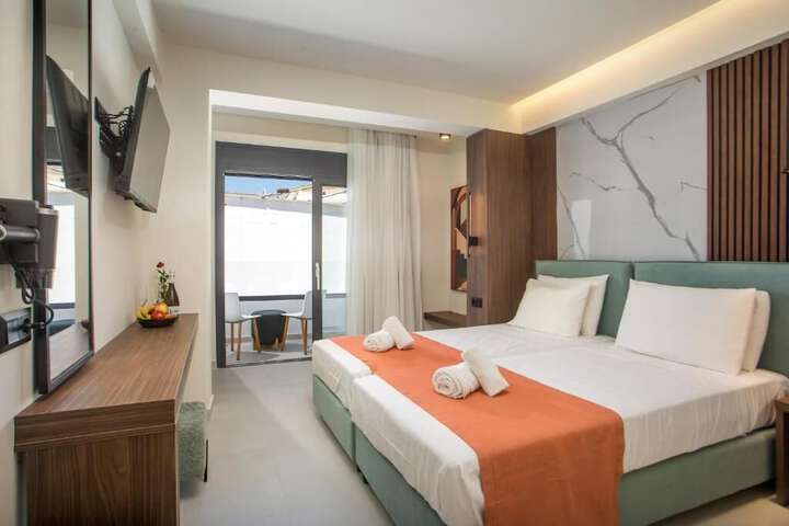 Room 2 of 31