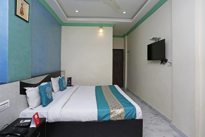 Room 5 of 17