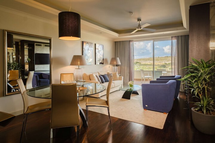 Room 50 of 233