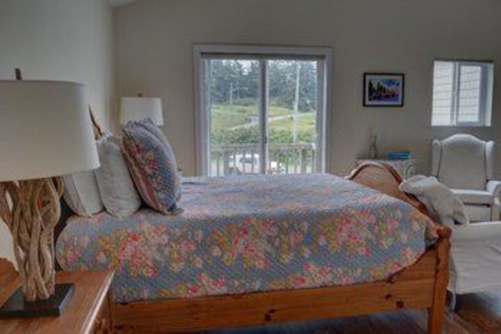 Suite Dreams 2 Br condo by RedAwning in Newport, OR